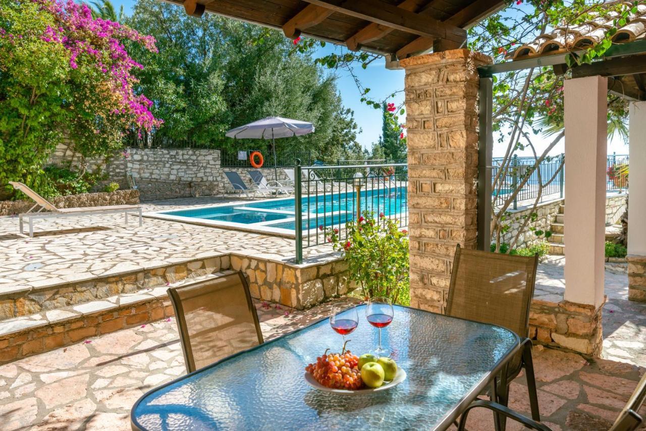 Villa Sandy Sívota エクステリア 写真