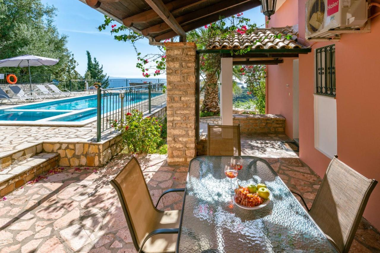 Villa Sandy Sívota エクステリア 写真