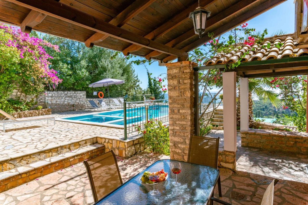 Villa Sandy Sívota エクステリア 写真